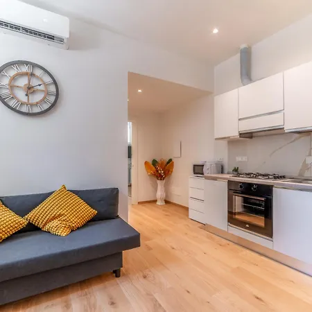 Apartment Cento - Metro Mirti & Free Wifi