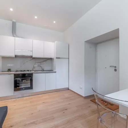 Apartment Cento - Metro Mirti & Free Wifi